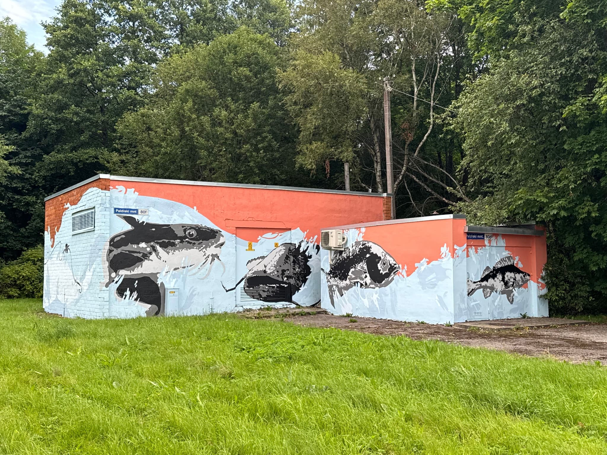 Tallinna Vesi ja EKA tudengid kaunistasid veepumplaid tänavakunstiga