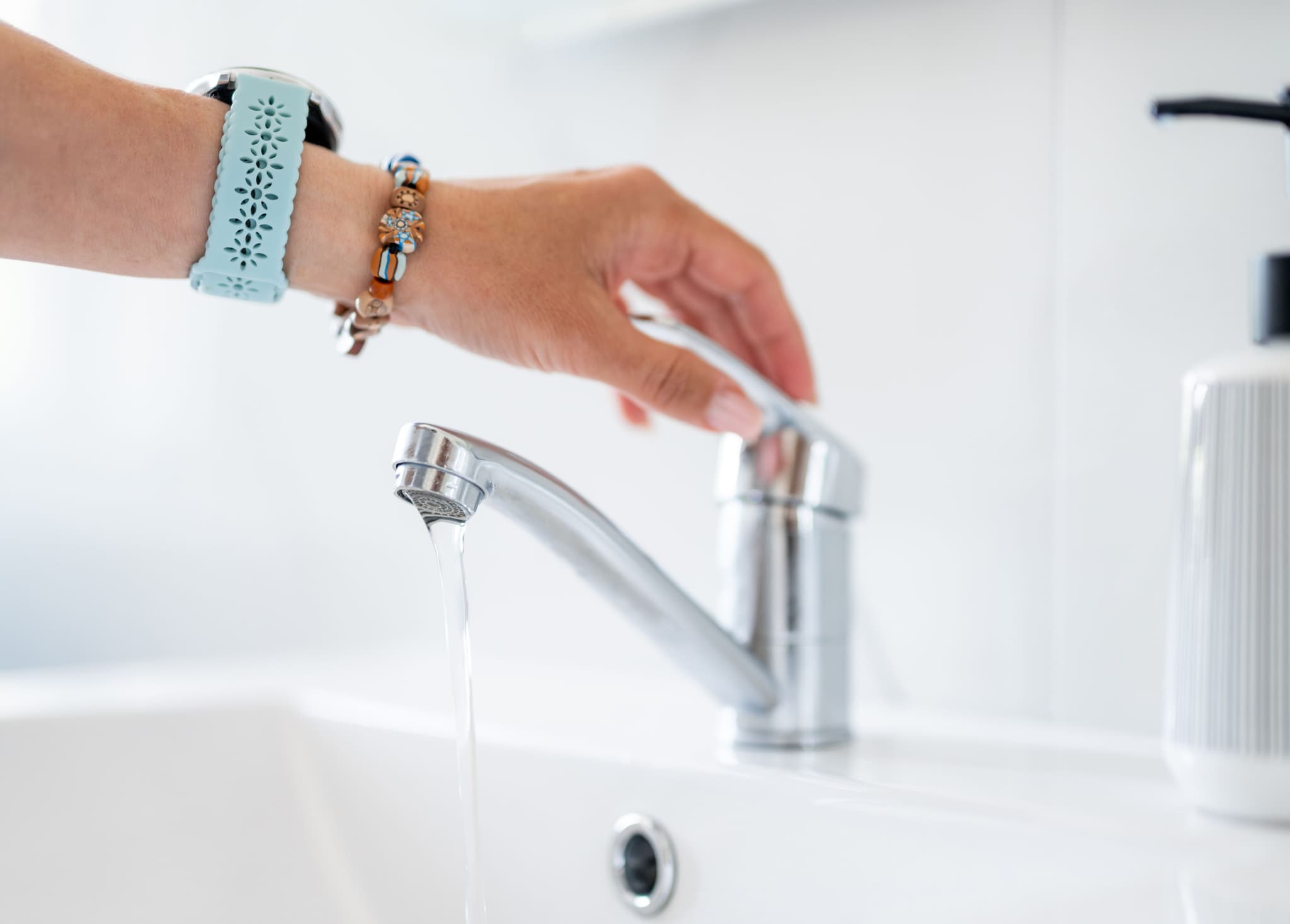 Pärast pikka äraolekut lase torudesse värske vesi